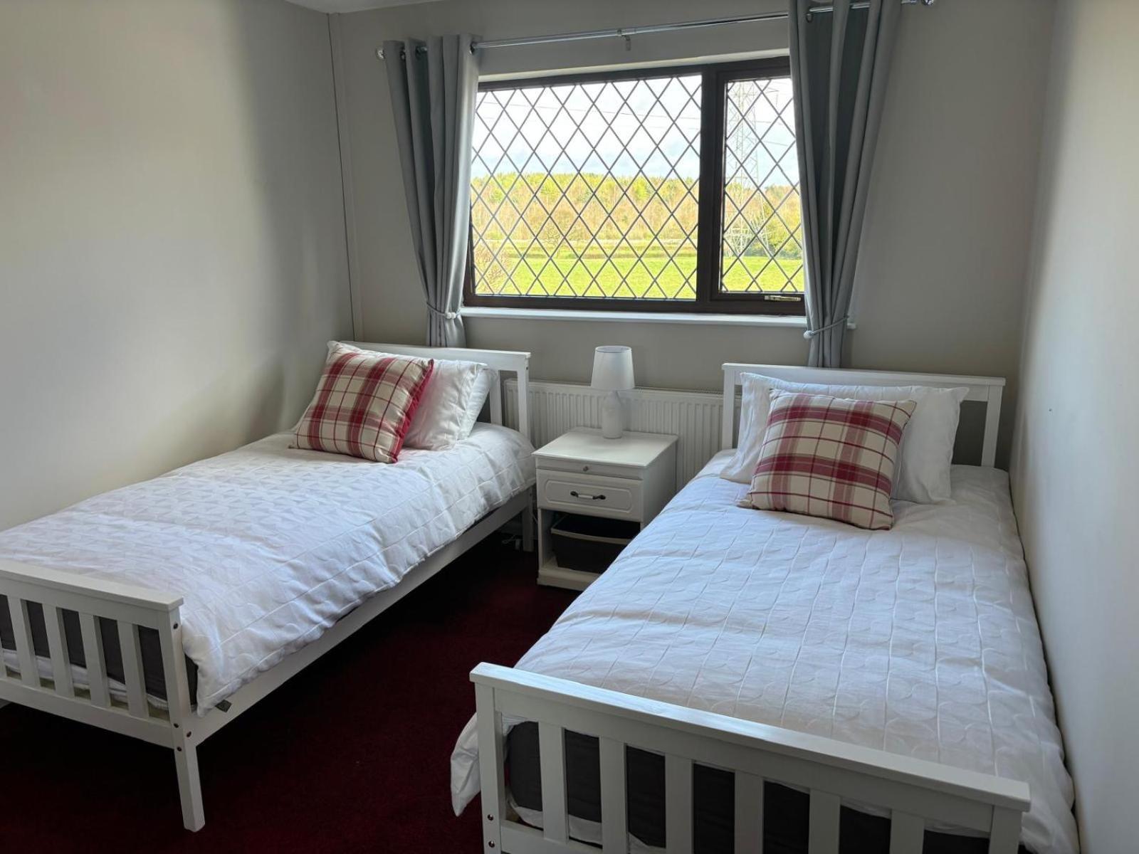 2 Bedroom Bungalow Rhosllanerchrugog Екстер'єр фото